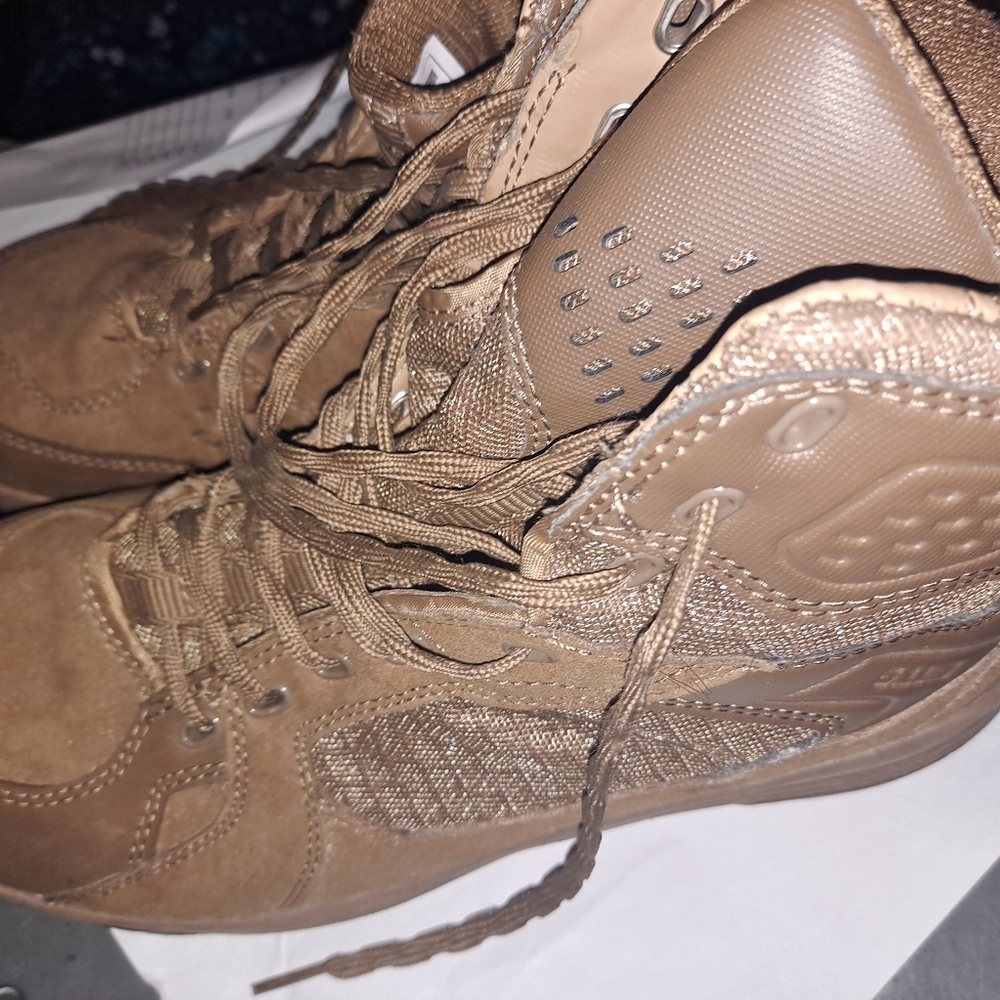 5.11 Halcyon desert tan boots